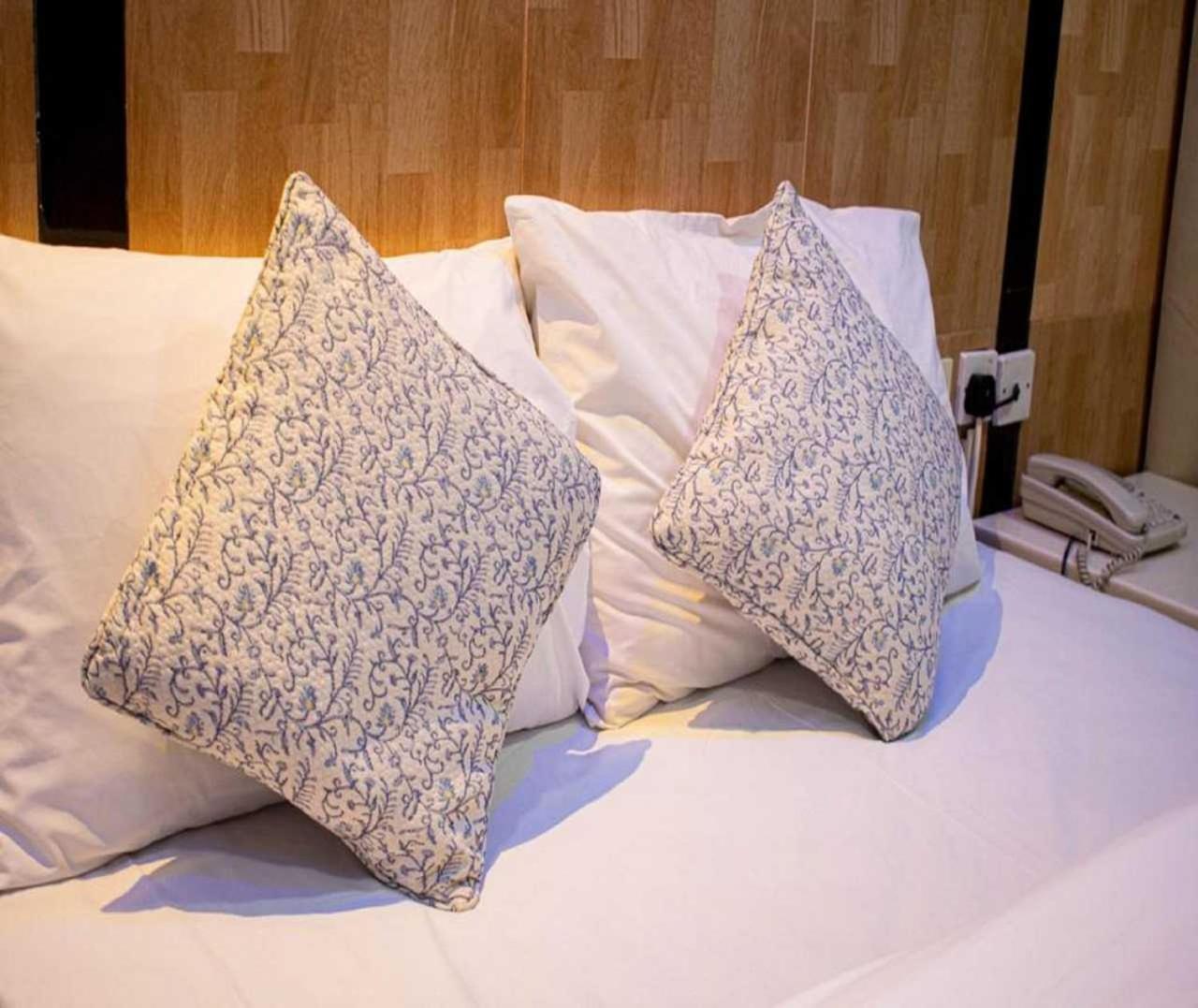 Sharjah Plaza Hotel Ngoại thất bức ảnh